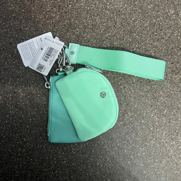 Dual pouch wristlet - Picture 1 of 3